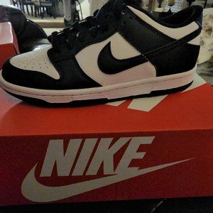 Brand NEW in BOX Dead Stock GS Dunk Low Panda